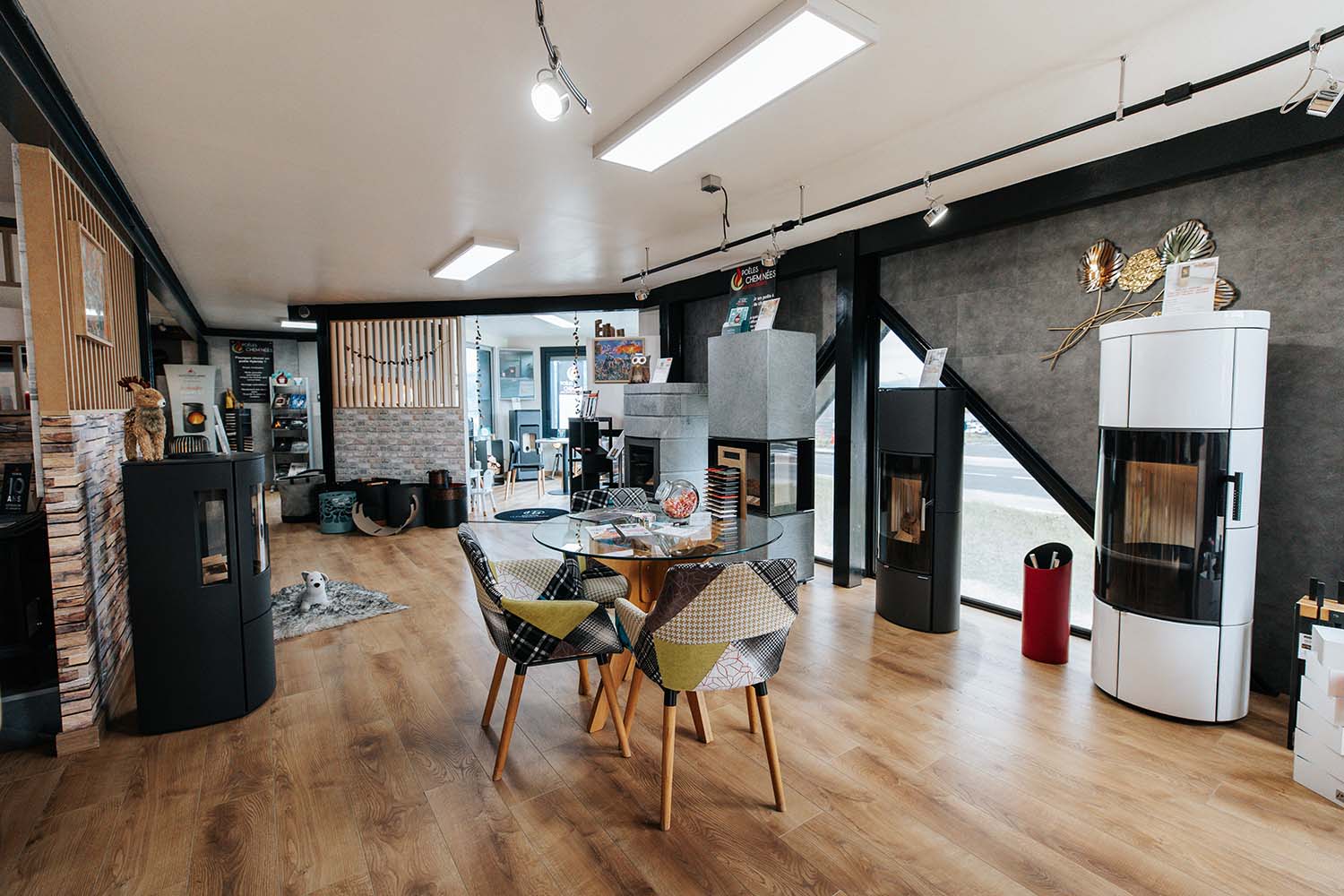 PHOTO DE L'INTÉRIEUR DU SHOWROOM DE L'ENTREPRISE AB ÉNERGIES