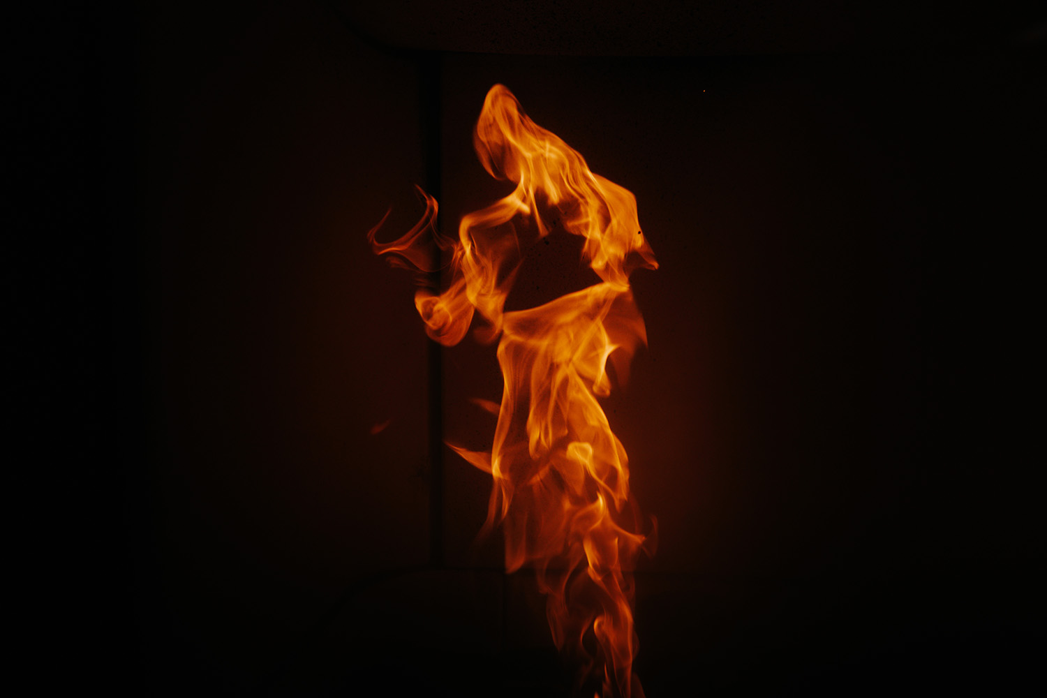 PHOTO D'UNE FLAMME DE CHEMINÉE